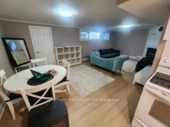 44, Landron, Willowridge-Martingrove-Richview, Toronto