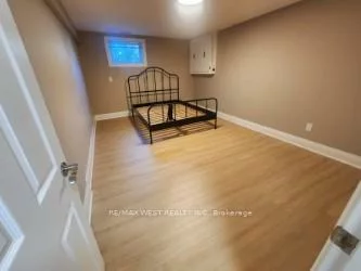 44, Landron, Willowridge-Martingrove-Richview, Toronto