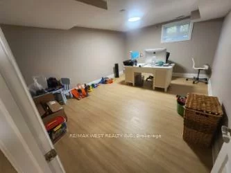 44, Landron, Willowridge-Martingrove-Richview, Toronto