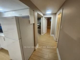 44, Landron, Willowridge-Martingrove-Richview, Toronto