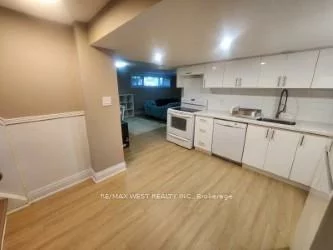 44, Landron, Willowridge-Martingrove-Richview, Toronto