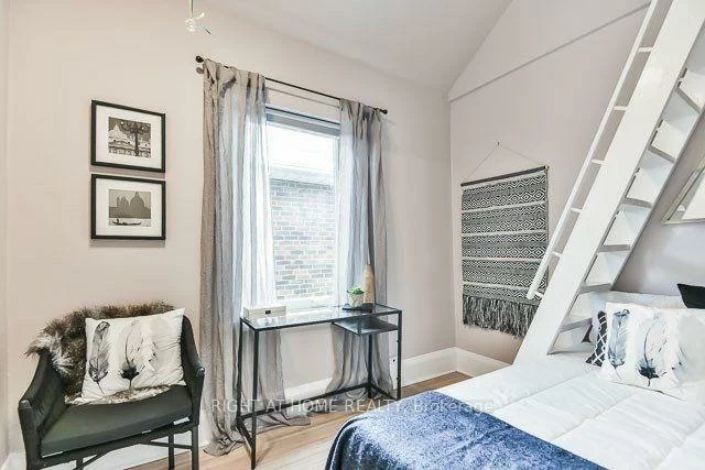 41, Sixth, New Toronto, Toronto