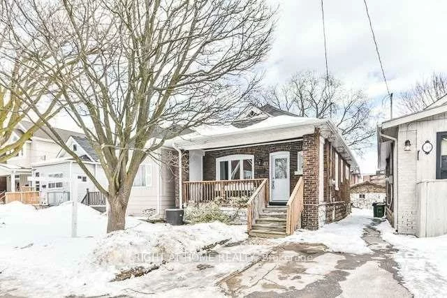 41, Sixth, New Toronto, Toronto