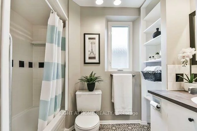 41, Sixth, New Toronto, Toronto