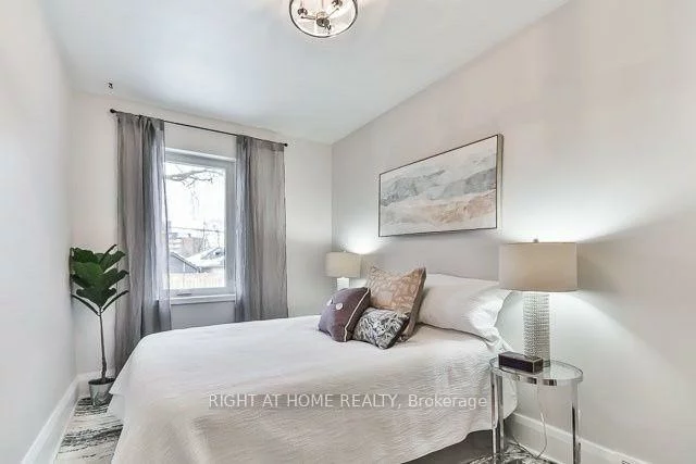 41, Sixth, New Toronto, Toronto