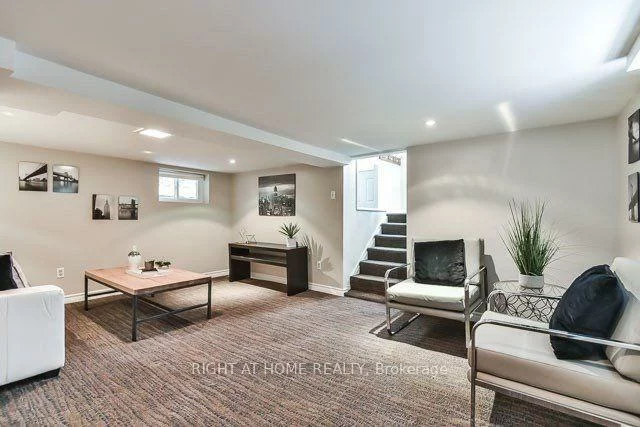 41, Sixth, New Toronto, Toronto