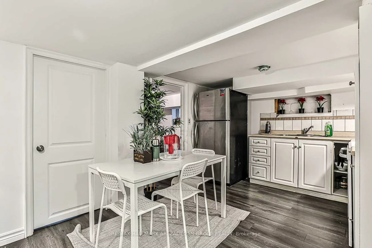 75, Fairfield, Long Branch, Toronto