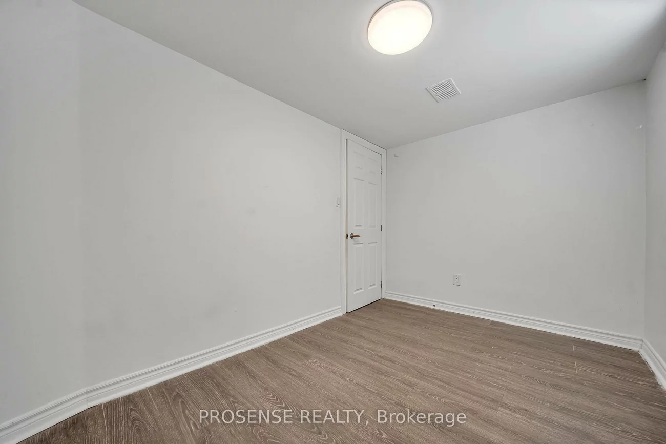 8, Vanderbrent, Willowridge-Martingrove-Richview, Toronto