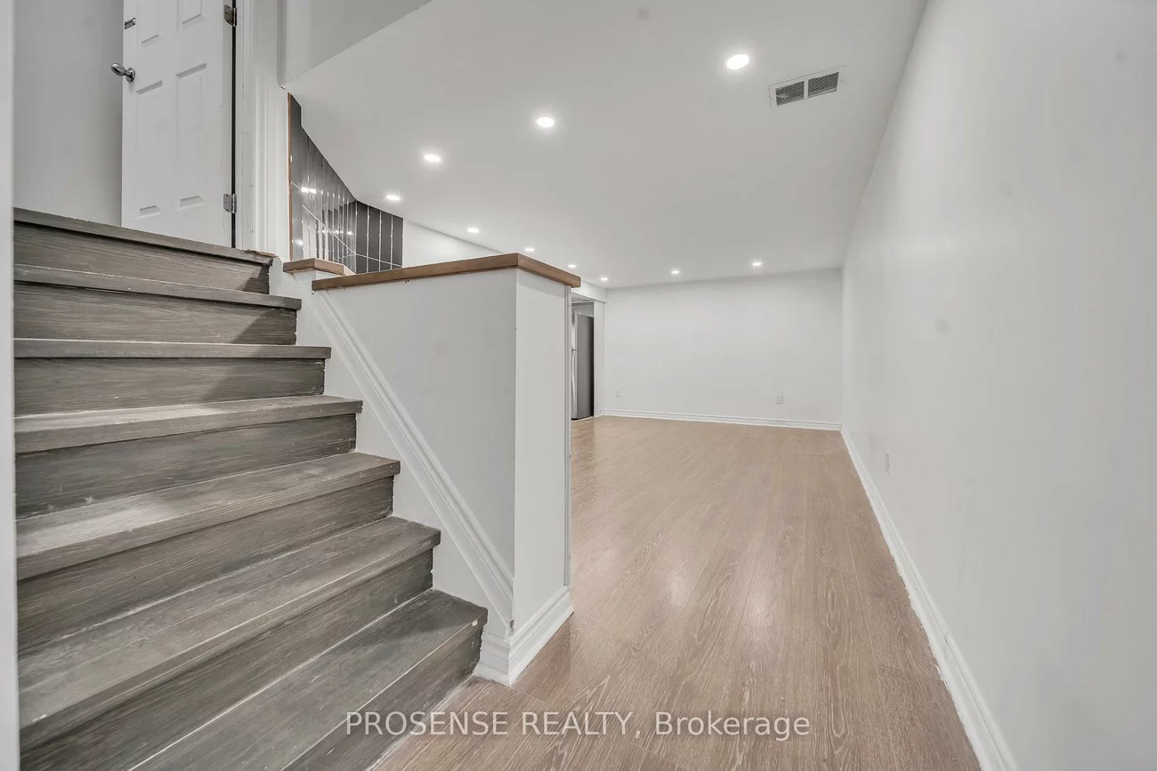 8, Vanderbrent, Willowridge-Martingrove-Richview, Toronto