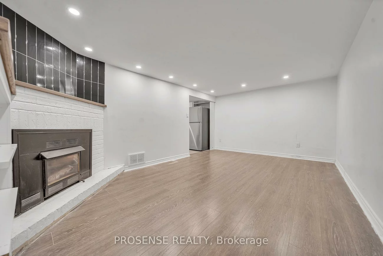 8, Vanderbrent, Willowridge-Martingrove-Richview, Toronto