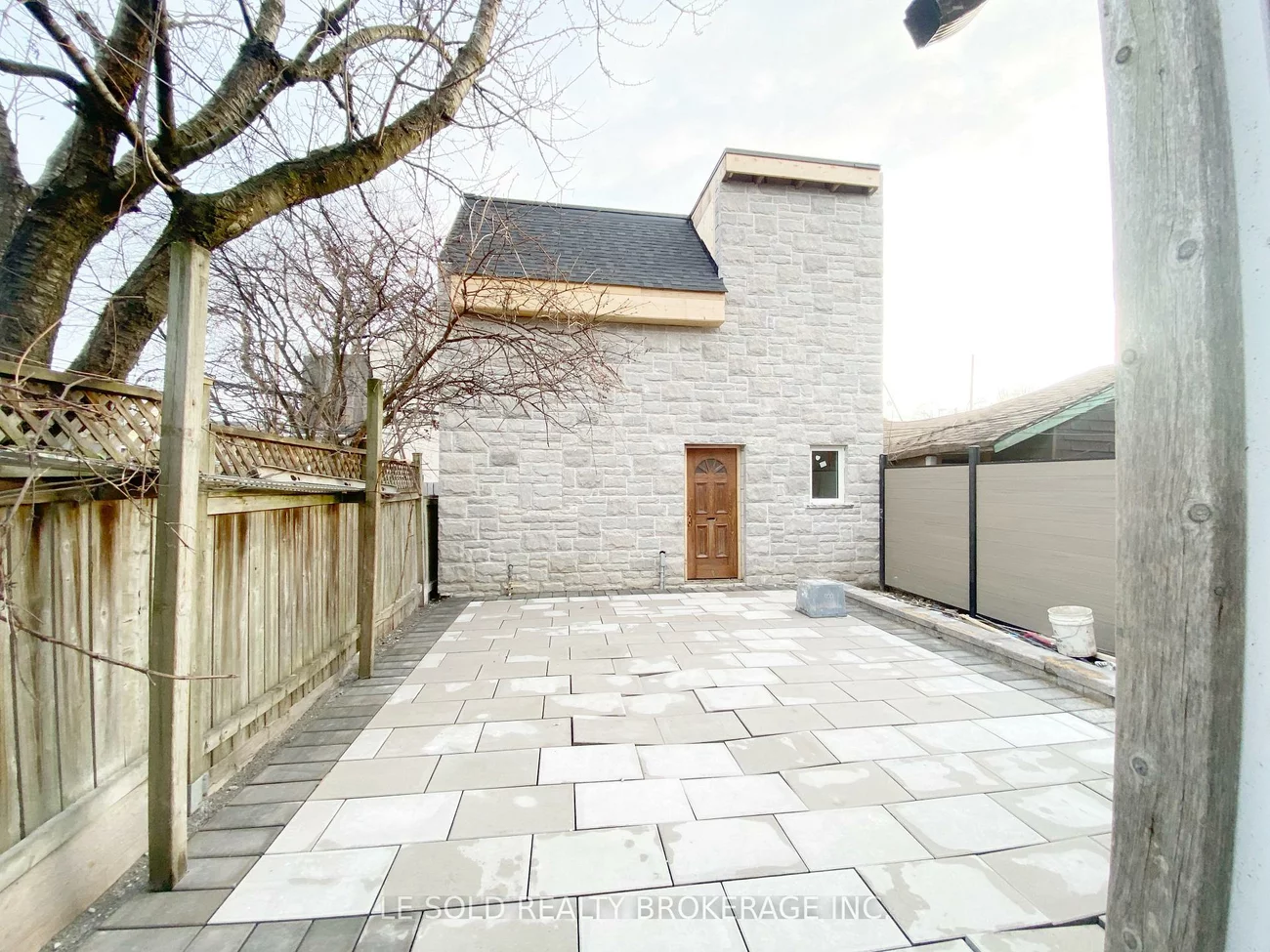 81, Hallam, Dovercourt-Wallace Emerson-Junction, Toronto