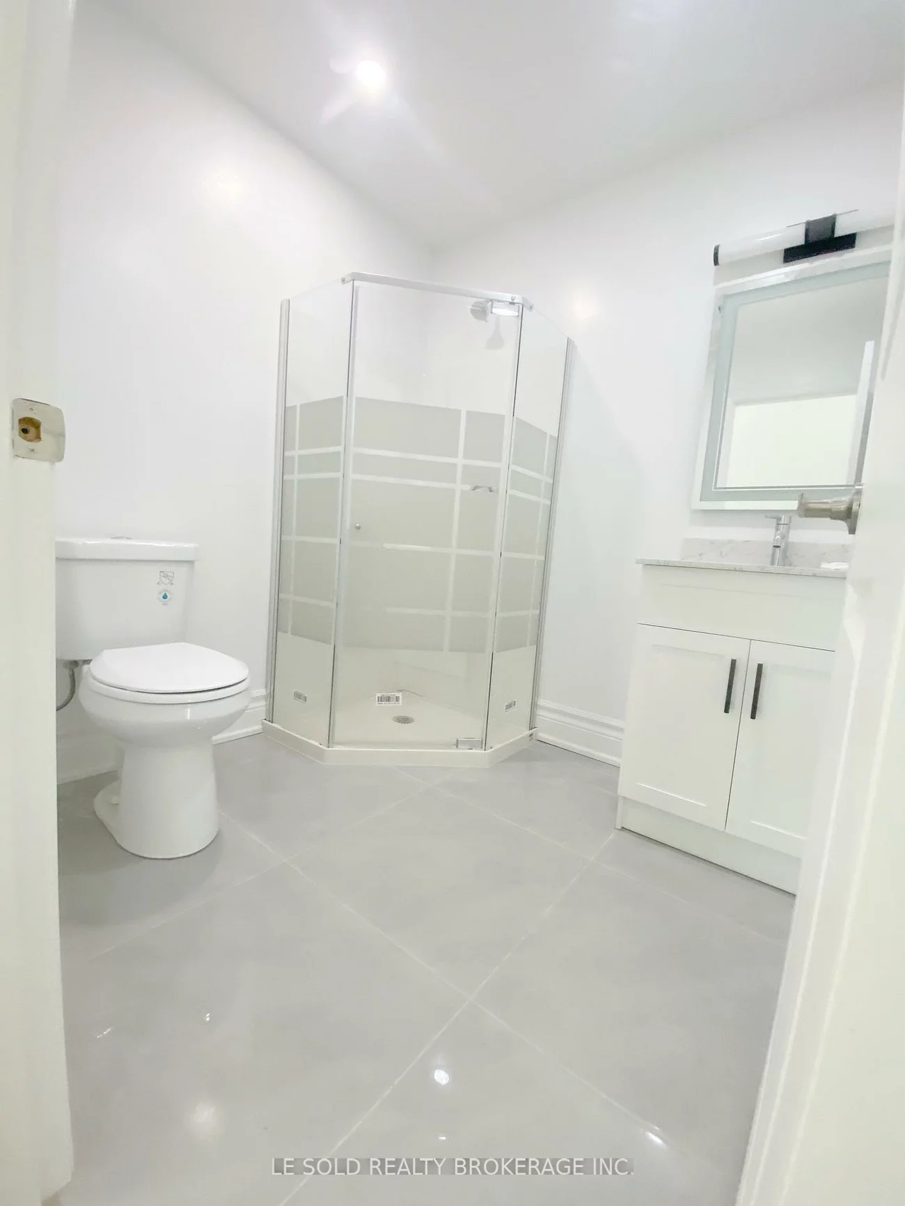 81, Hallam, Dovercourt-Wallace Emerson-Junction, Toronto