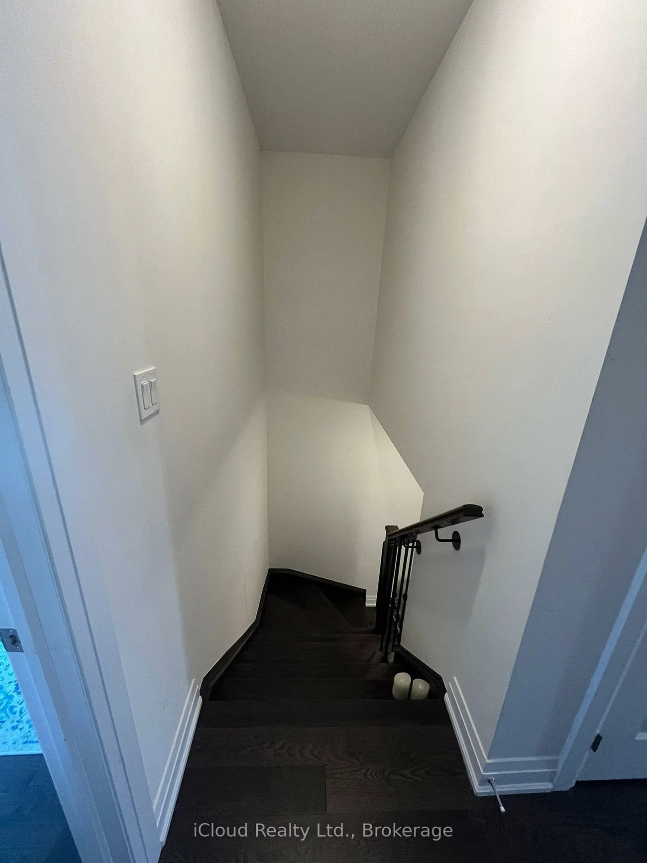 33, Wild Rose, Rustic, Toronto