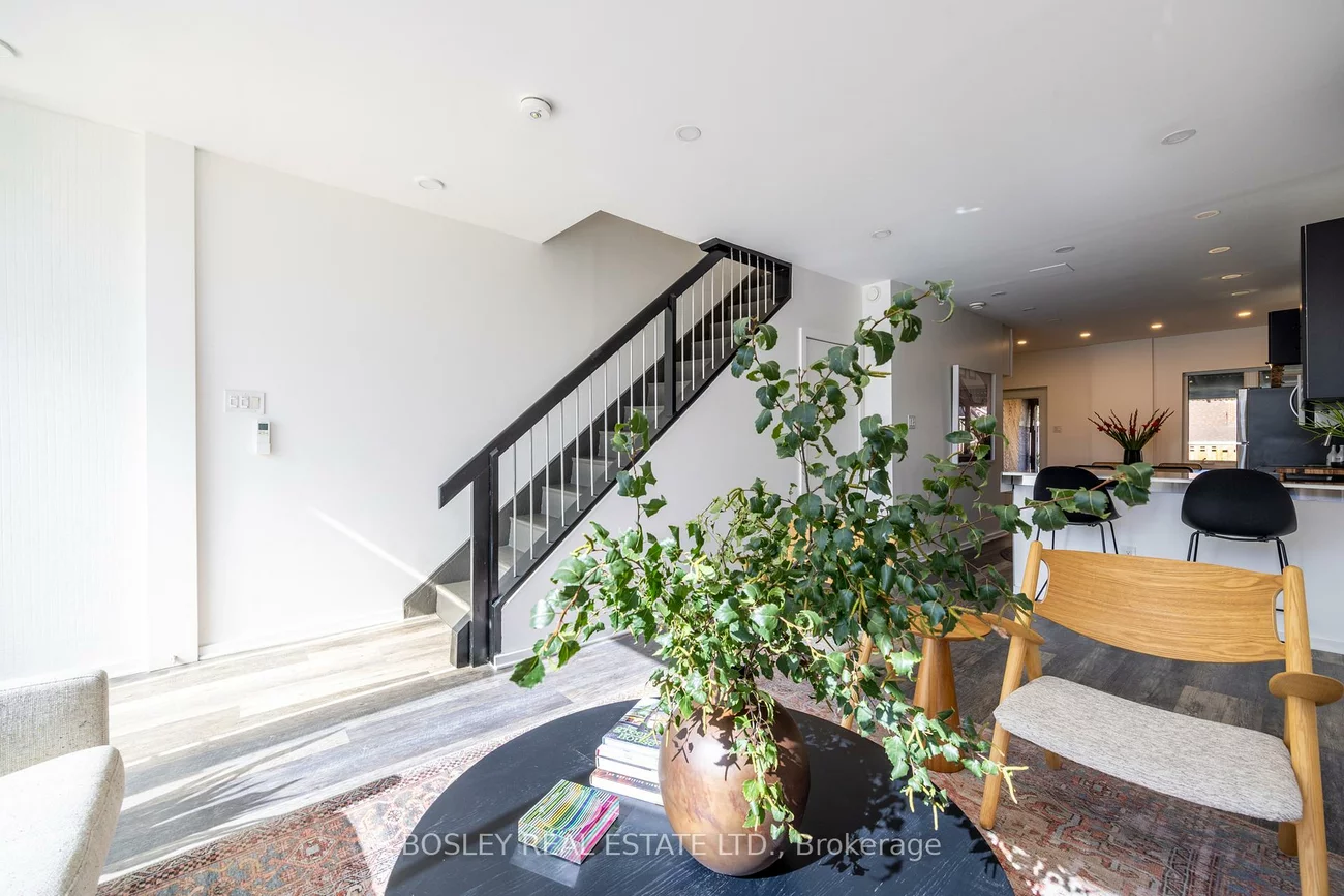 1007, Weston, Mount Dennis, Toronto