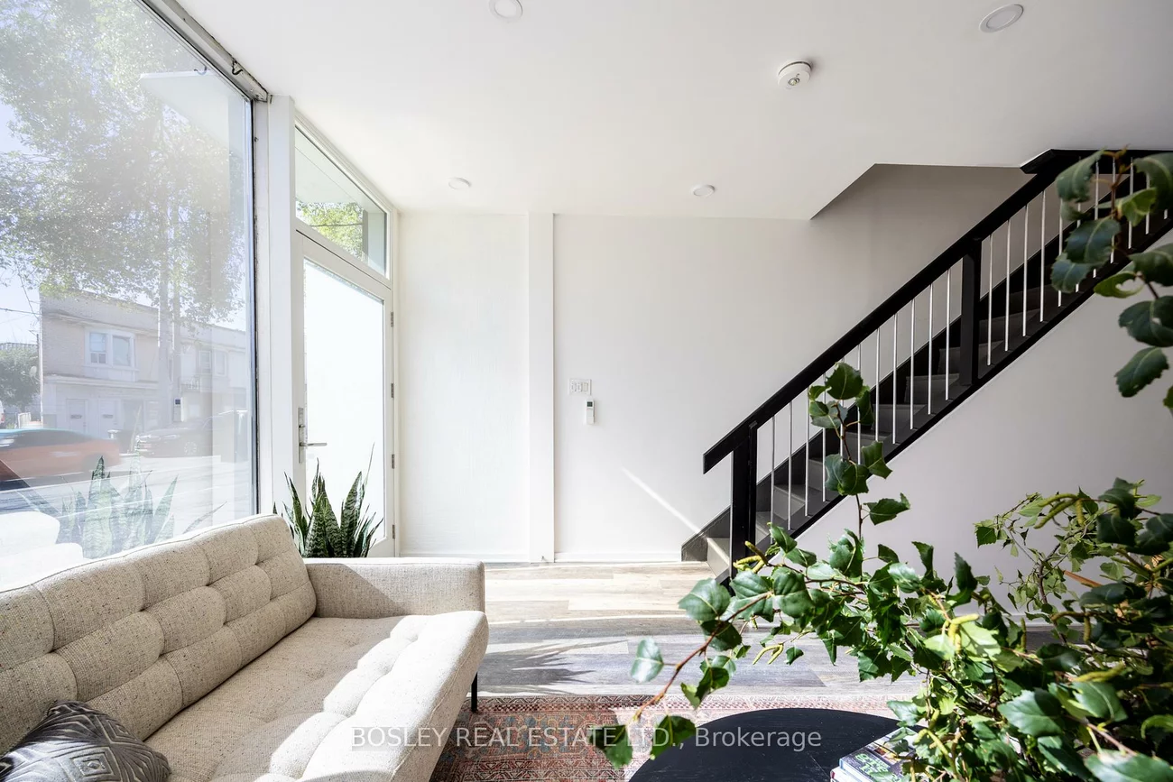 1007, Weston, Mount Dennis, Toronto