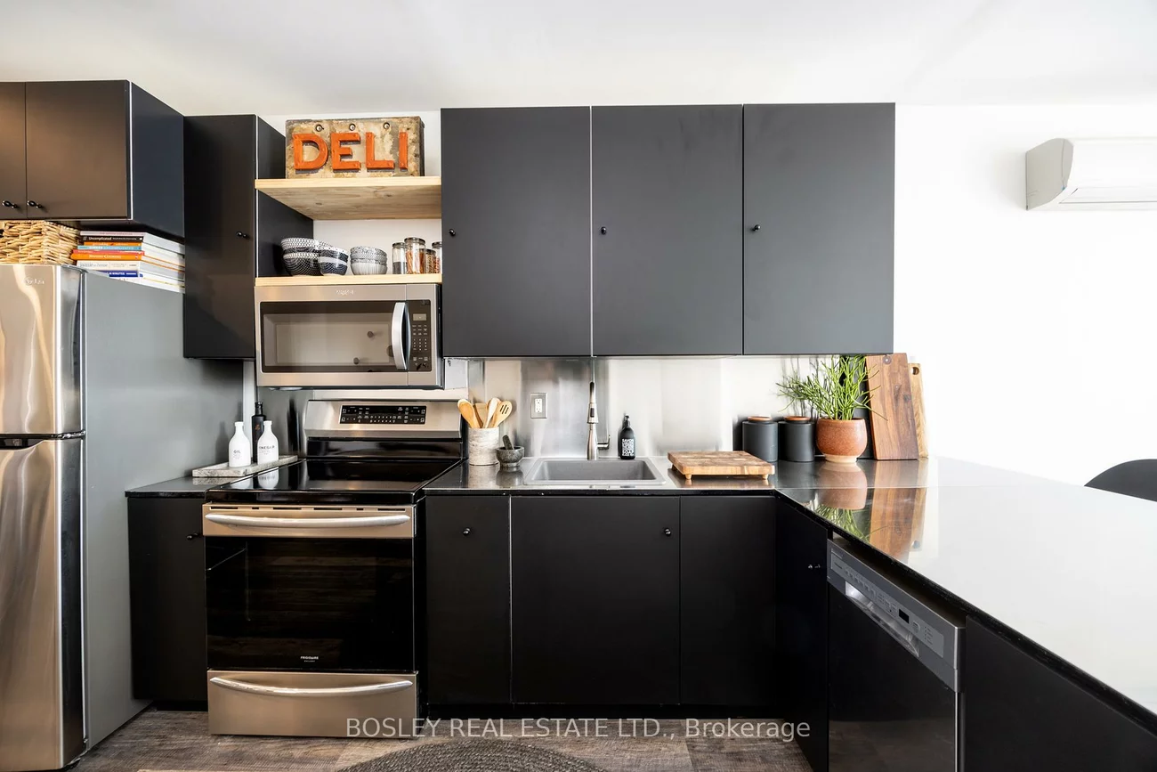 1007, Weston, Mount Dennis, Toronto