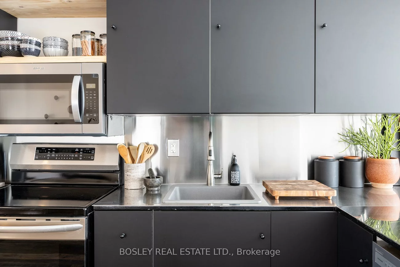 1007, Weston, Mount Dennis, Toronto