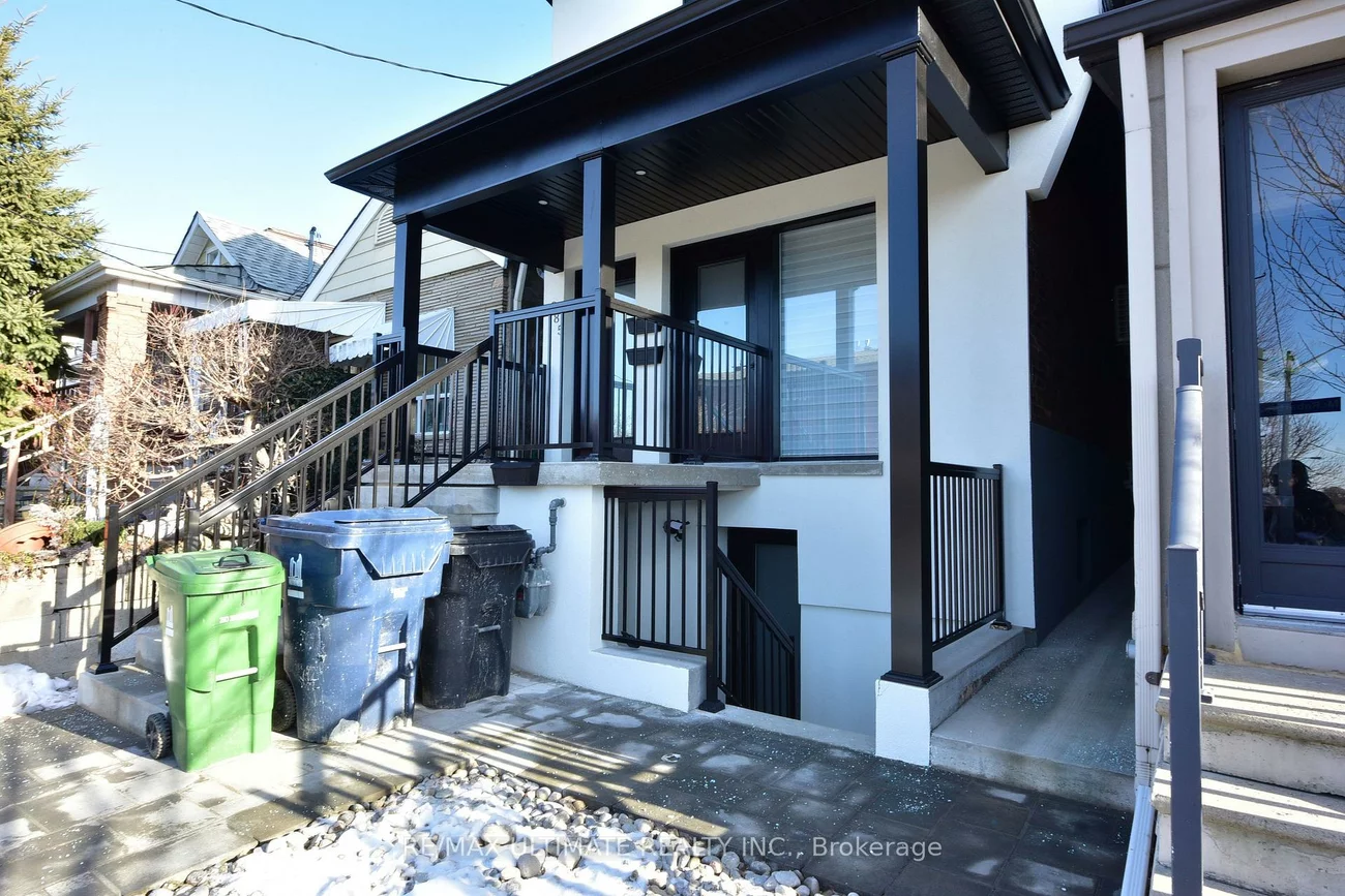 385, McRoberts, Caledonia-Fairbank, Toronto