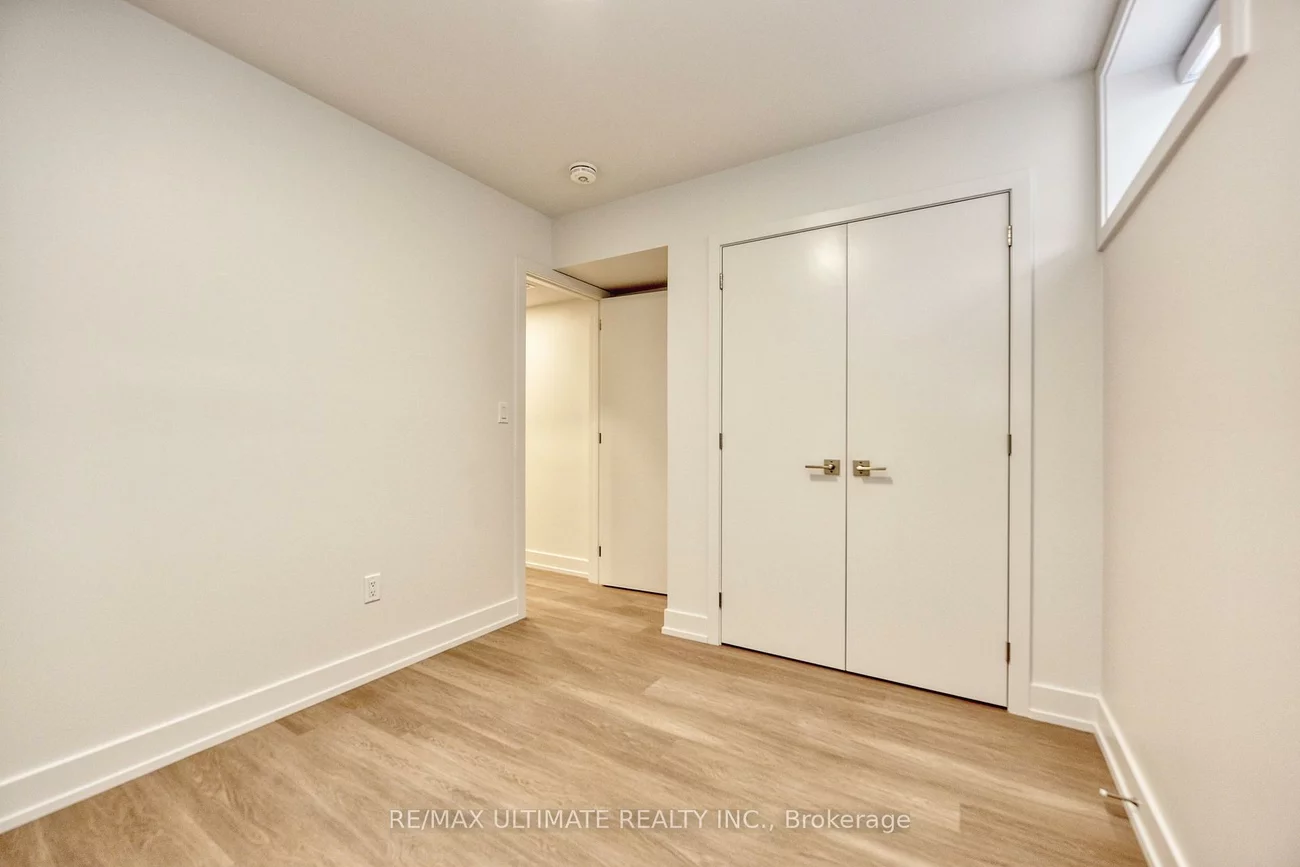 385, McRoberts, Caledonia-Fairbank, Toronto