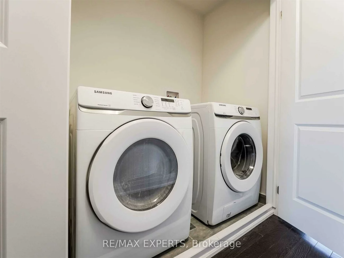 15, Wild Rose, Brookhaven-Amesbury, Toronto