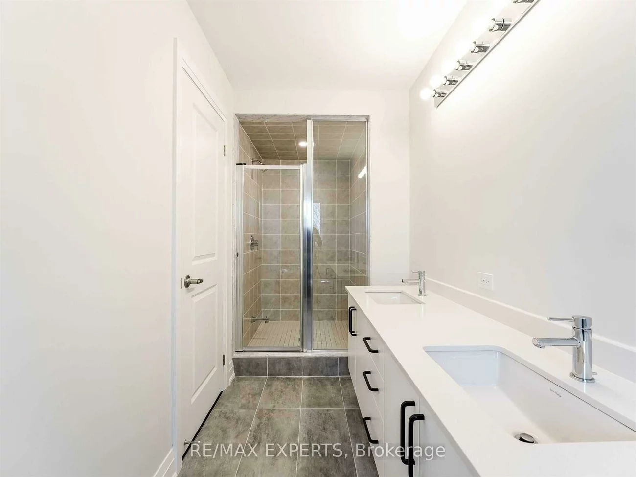 15, Wild Rose, Brookhaven-Amesbury, Toronto