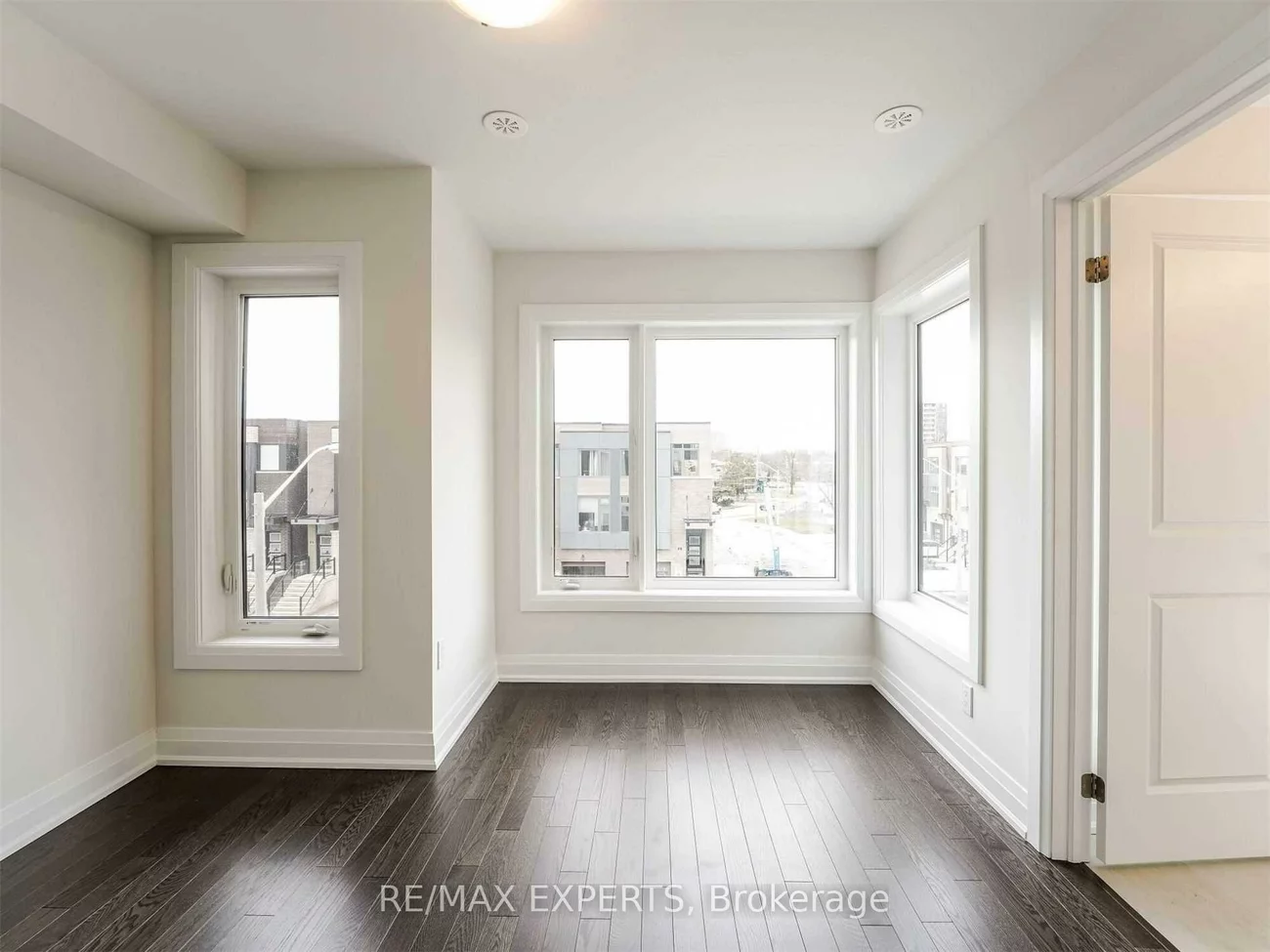 15, Wild Rose, Brookhaven-Amesbury, Toronto