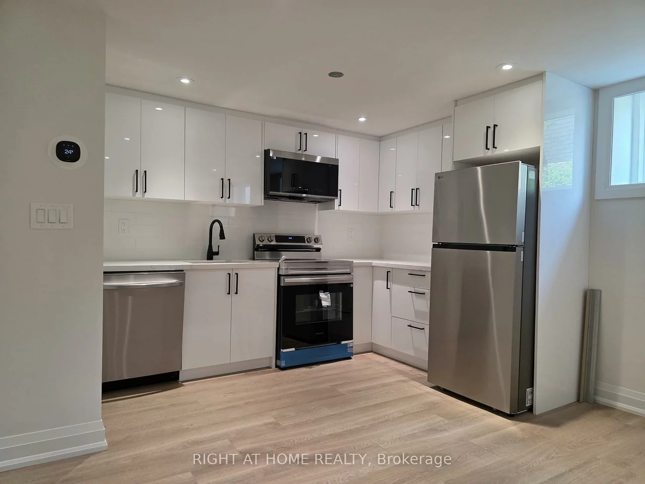 339, Ranee Ave, Yorkdale-Glen Park, Toronto