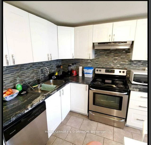 79, Powell, Downsview-Roding-CFB, Toronto