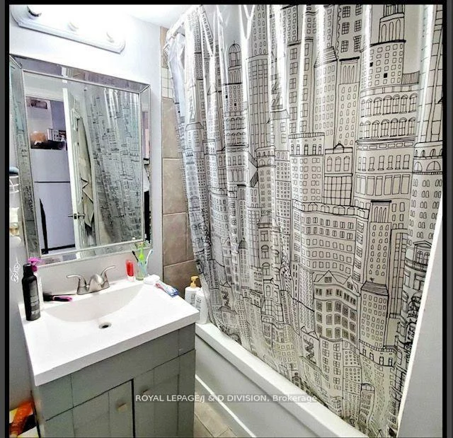 79, Powell, Downsview-Roding-CFB, Toronto