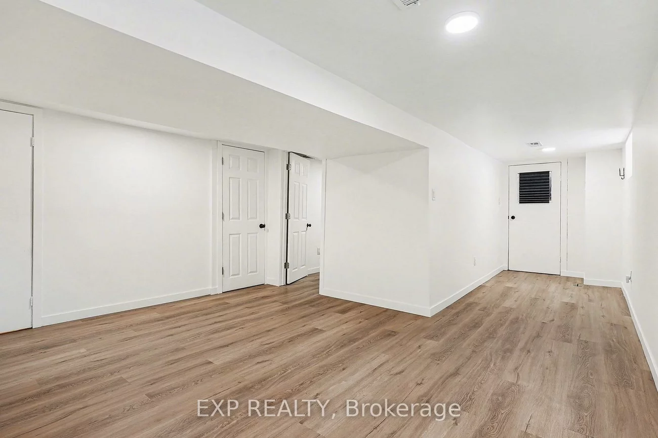 82, Howick, Weston-Pellam Park, Toronto