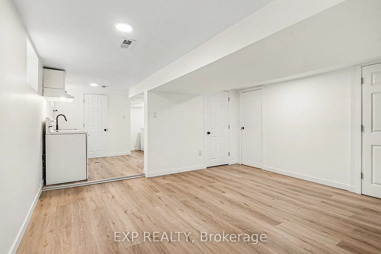 82, Howick, Weston-Pellam Park, Toronto