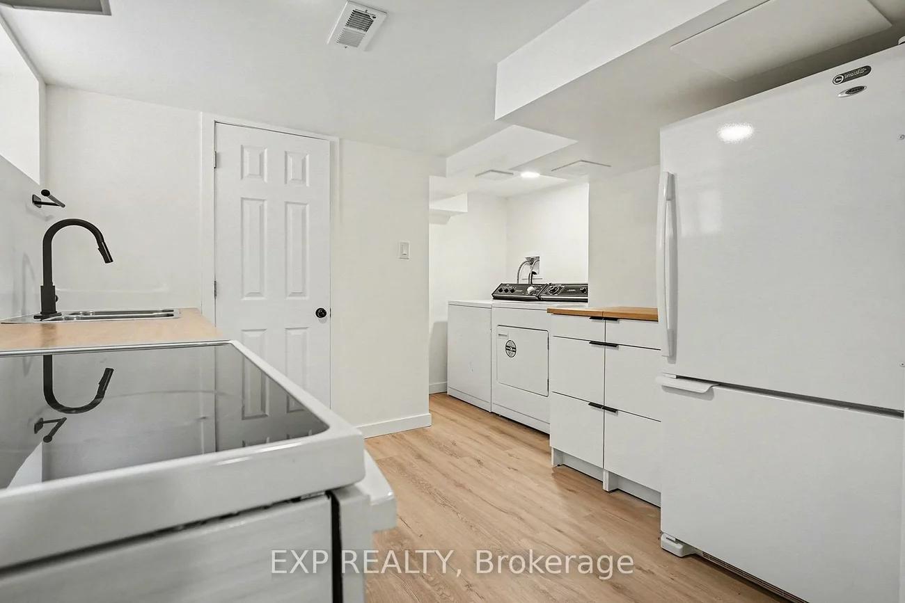 82, Howick, Weston-Pellam Park, Toronto