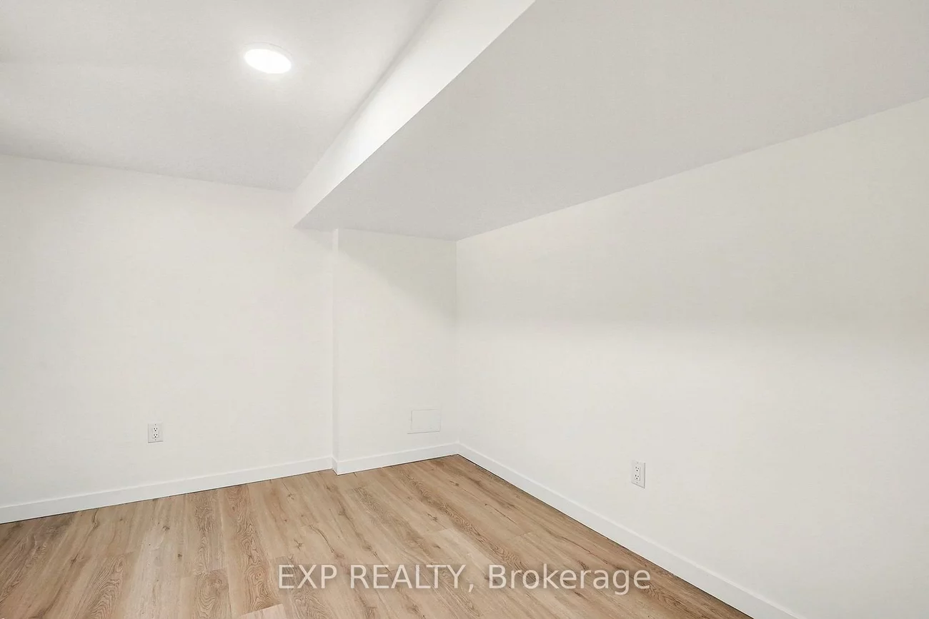 82, Howick, Weston-Pellam Park, Toronto