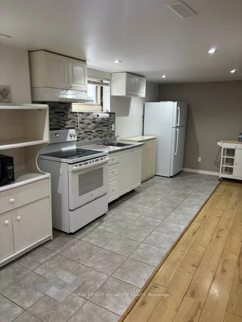 118, Redgrave, Willowridge-Martingrove-Richview, Toronto