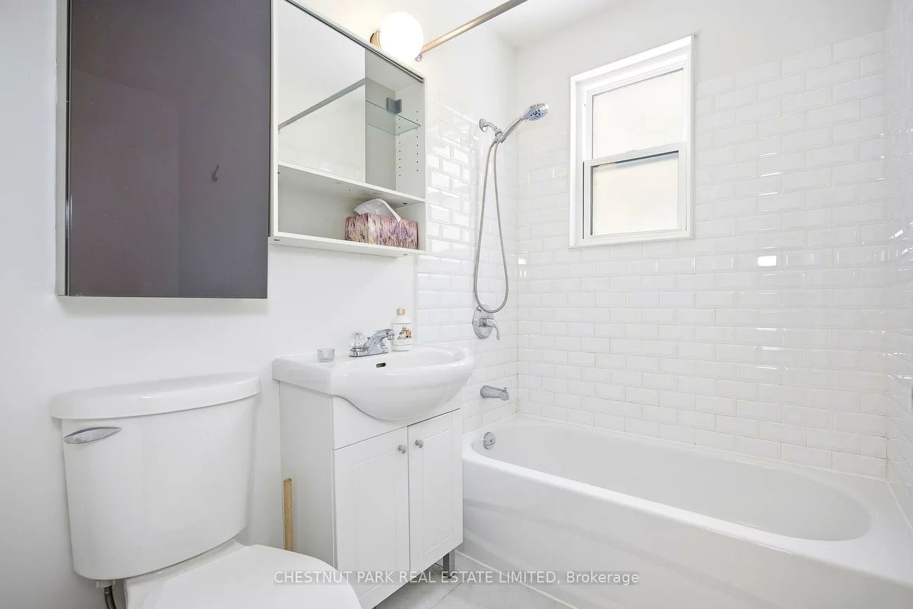 39, Penhurst, Stonegate-Queensway, Toronto