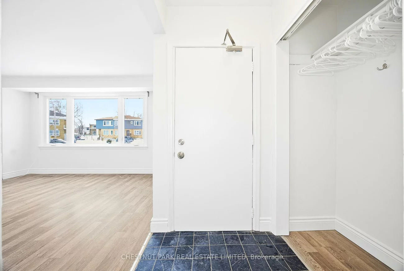 39, Penhurst, Stonegate-Queensway, Toronto