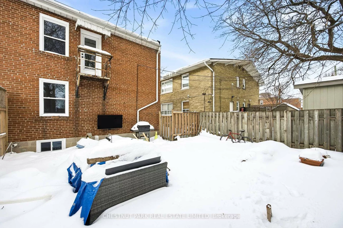 39, Penhurst, Stonegate-Queensway, Toronto