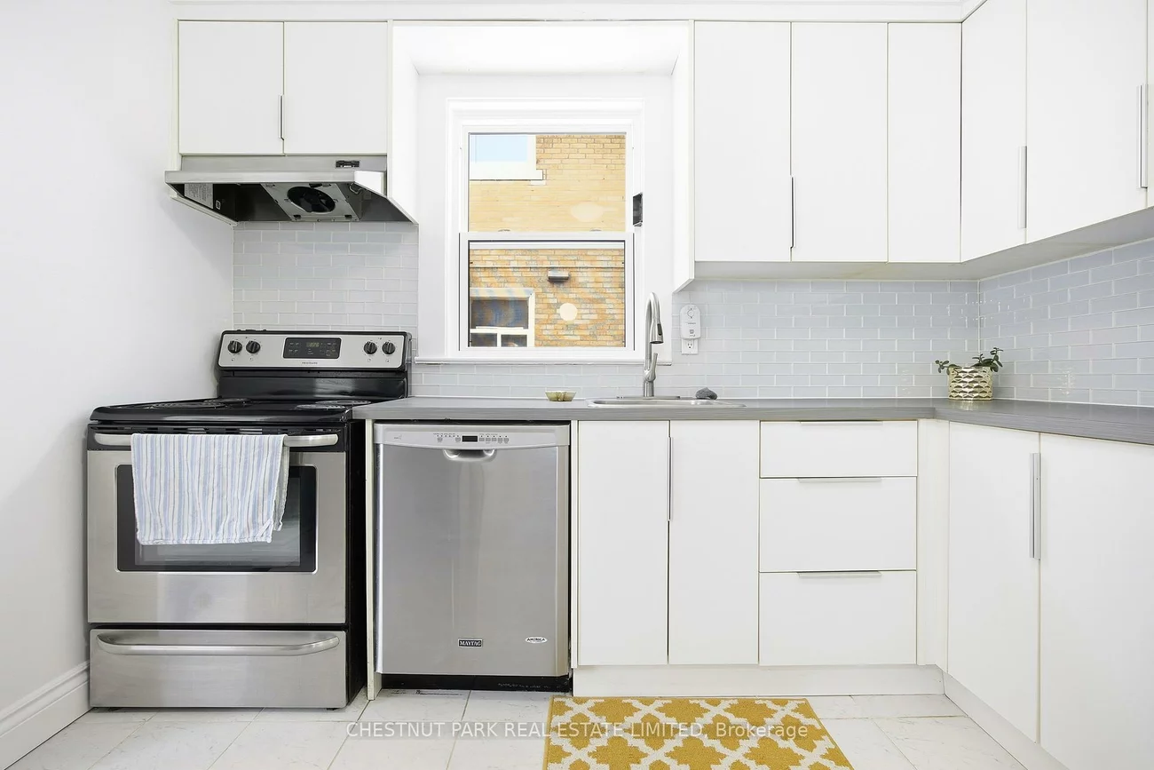 39, Penhurst, Stonegate-Queensway, Toronto