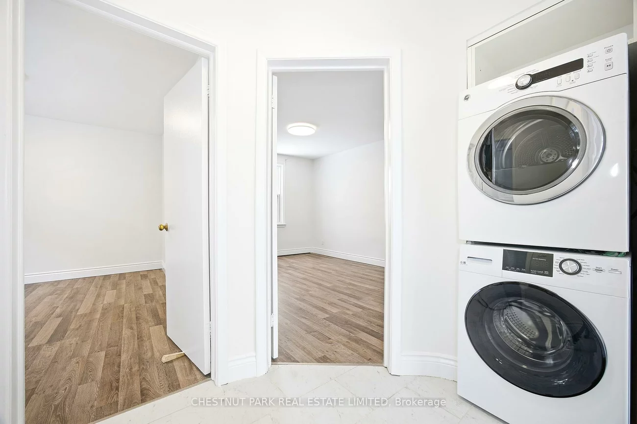 39, Penhurst, Stonegate-Queensway, Toronto