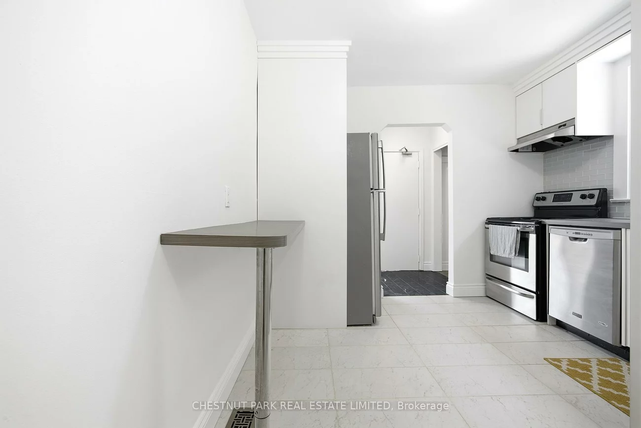 39, Penhurst, Stonegate-Queensway, Toronto