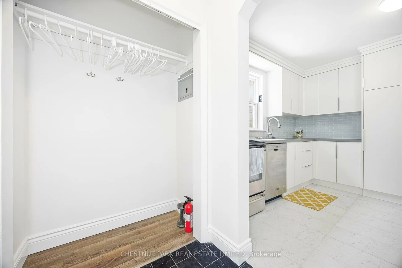 39, Penhurst, Stonegate-Queensway, Toronto