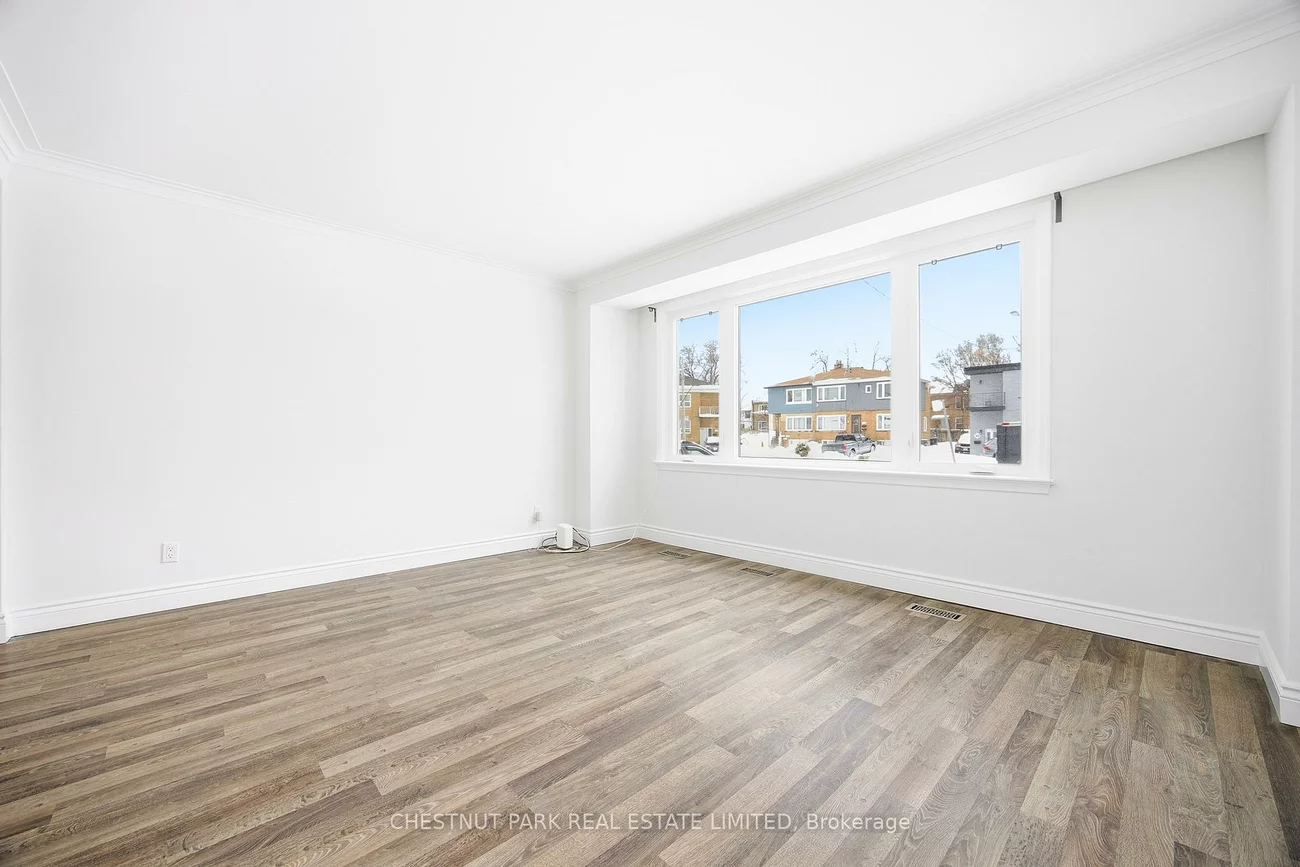 39, Penhurst, Stonegate-Queensway, Toronto