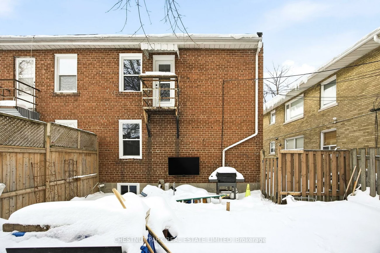 39, Penhurst, Stonegate-Queensway, Toronto