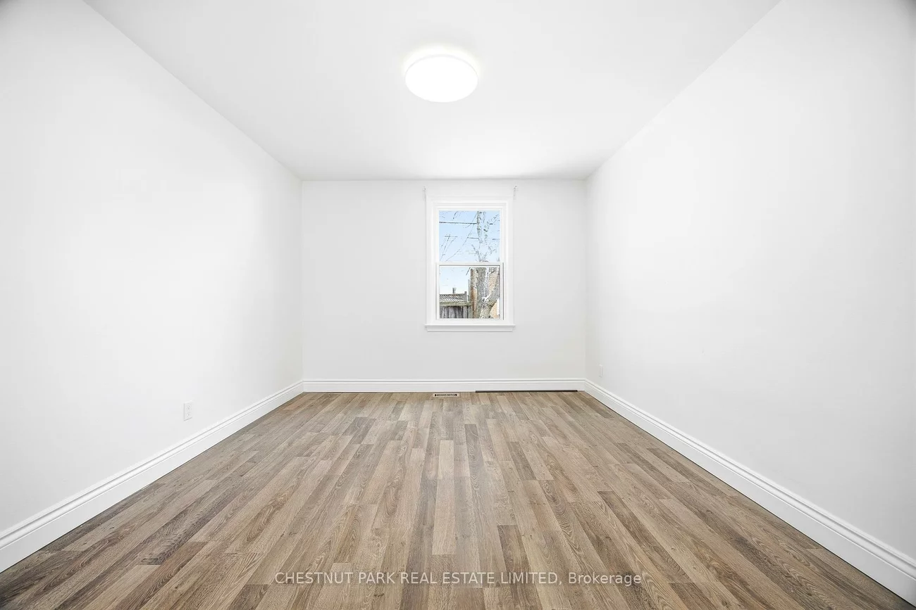 39, Penhurst, Stonegate-Queensway, Toronto