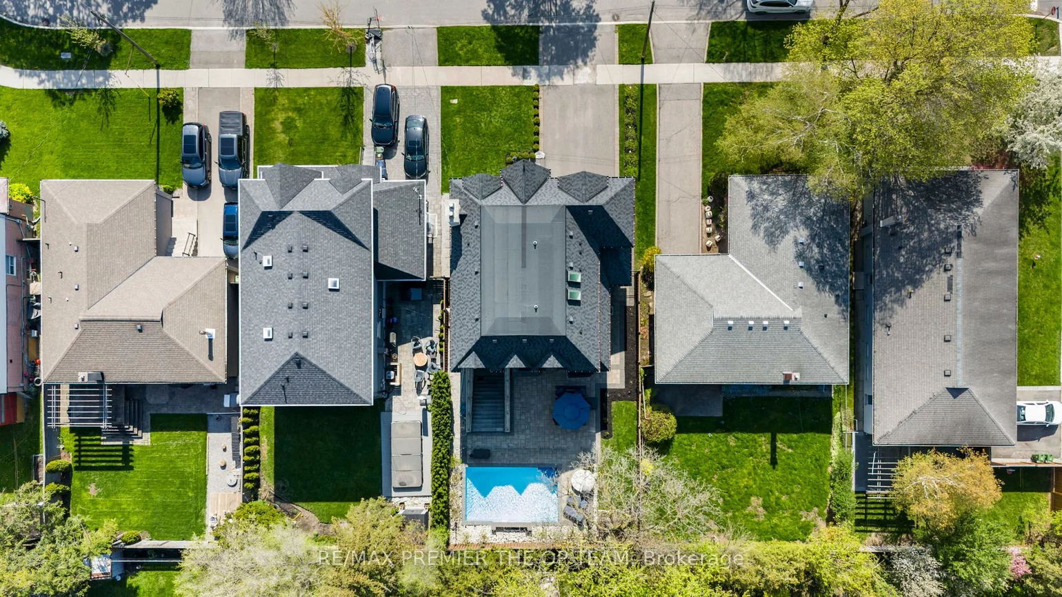 5, Storey, Eringate-Centennial-West Deane, Toronto
