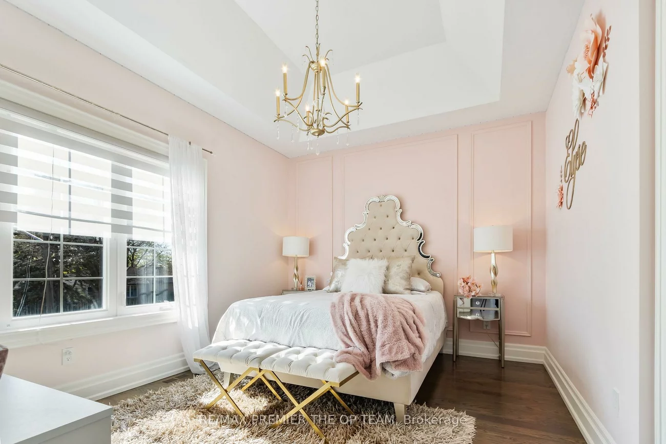 5, Storey, Eringate-Centennial-West Deane, Toronto
