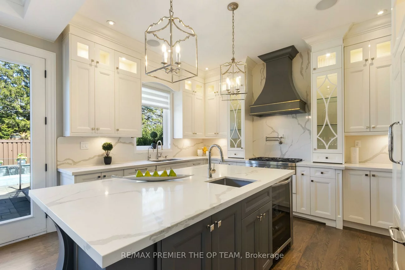 5, Storey, Eringate-Centennial-West Deane, Toronto