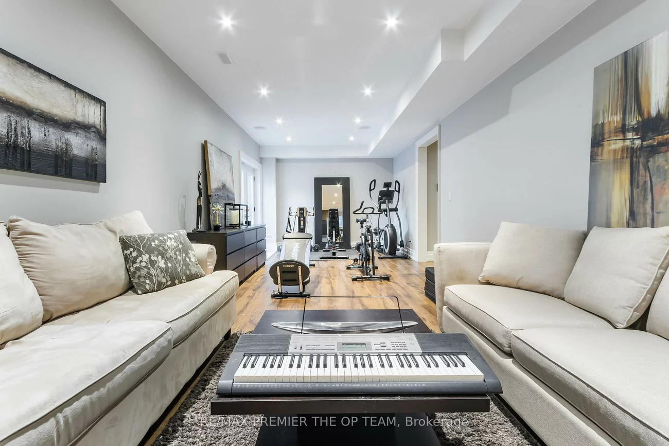 5, Storey, Eringate-Centennial-West Deane, Toronto