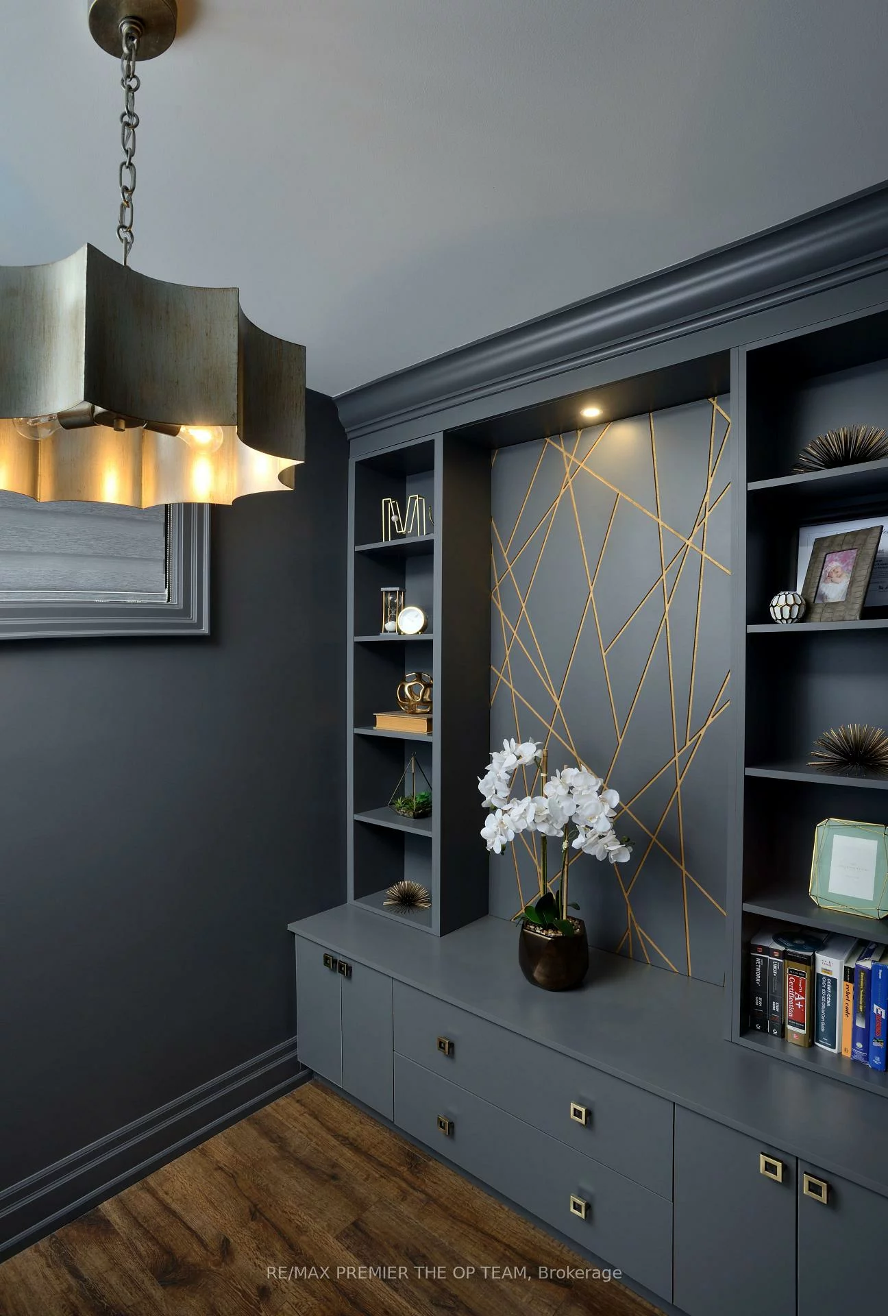 5, Storey, Eringate-Centennial-West Deane, Toronto