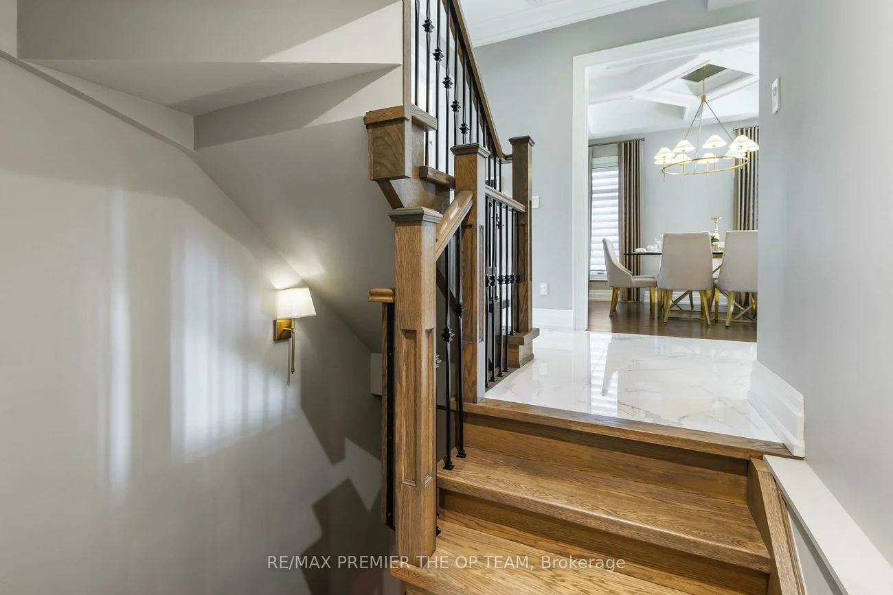 5, Storey, Eringate-Centennial-West Deane, Toronto
